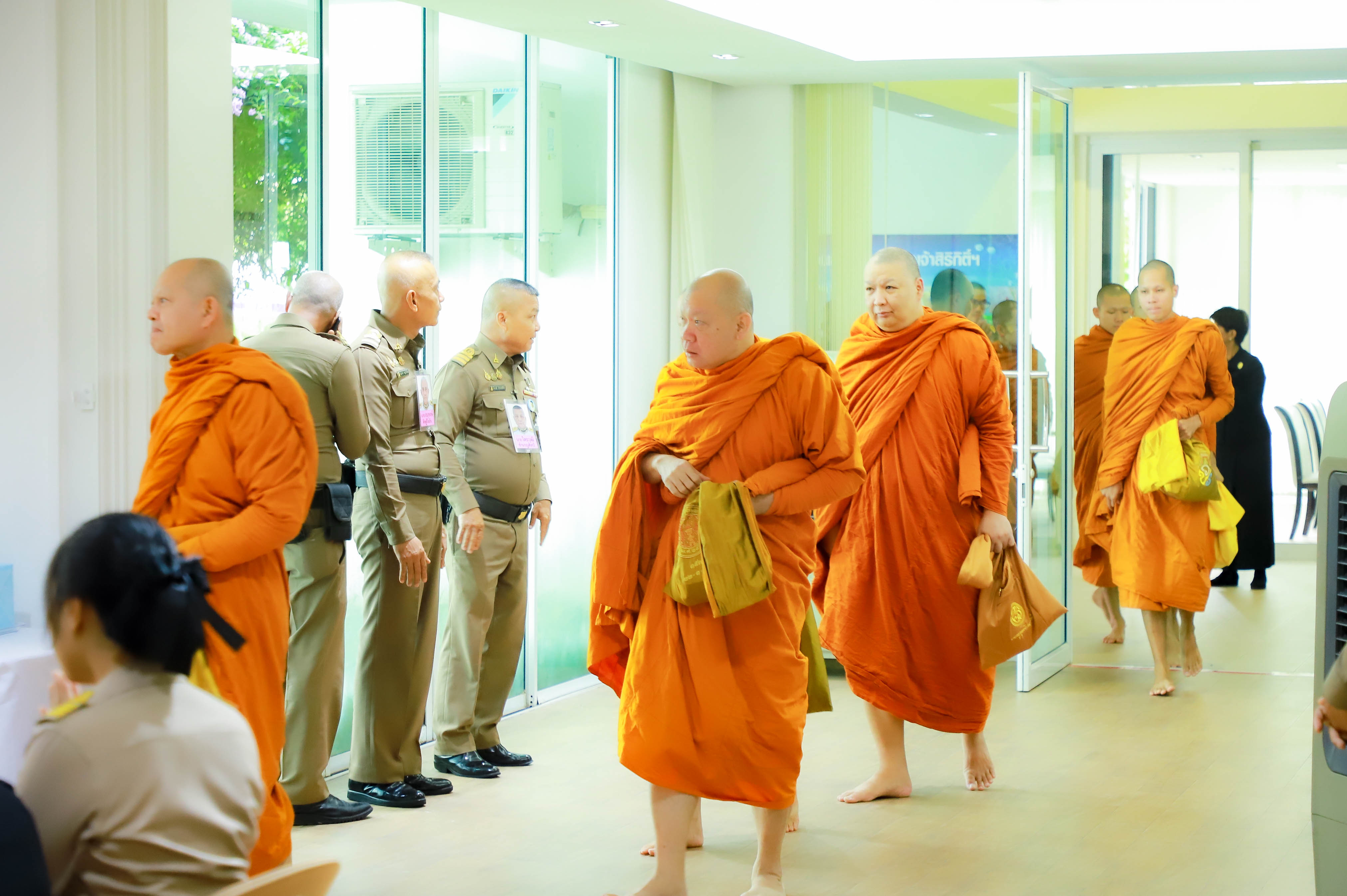 title - ส.ป.ก. เข้าร่วมพิธีเจริญพระพุทธมนต์บำเพ็ญพระราชกุศล ถวายความอาลัยแด่ สมเด็จพระนางเจ้าสิริกิติ์ พระบรมราชินีนาถ พระบรมราชชนนีพันปีหลวง และสมเด็จพระเจ้าลูกเธอ เจ้าฟ้าพัชรกิติยาภา นเรนทิราเทพยวดี กรมหลวงราชสาริณีสิริพัชร มหาวัชรราชธิดา